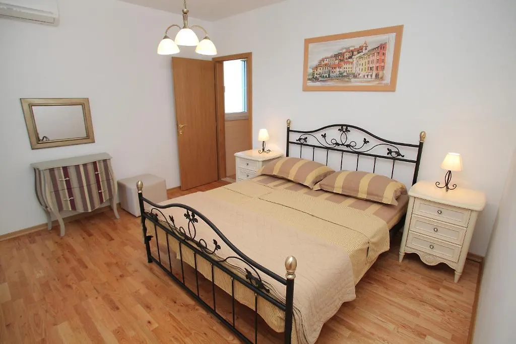 Apartments Delta 트로기르