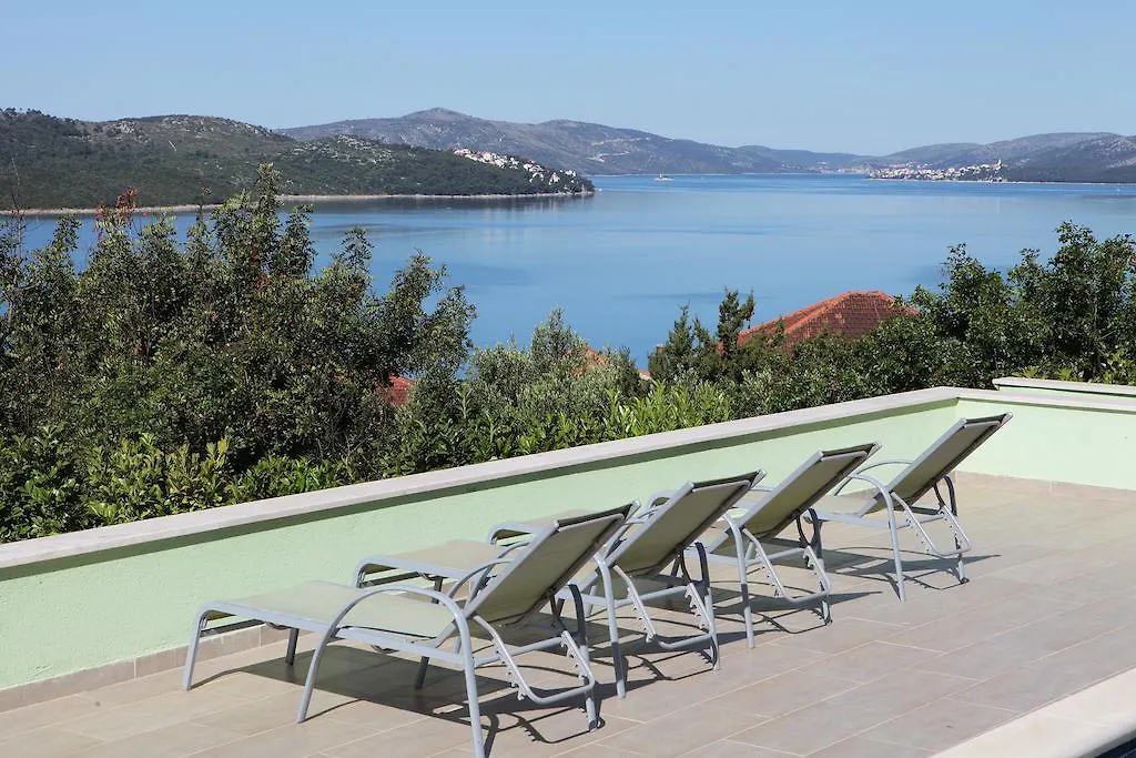 Apartments Delta Trogir 0*,