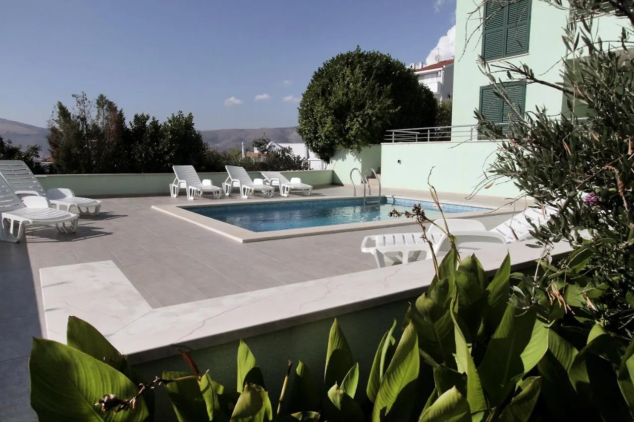 Apartments Delta Trogir 0*,